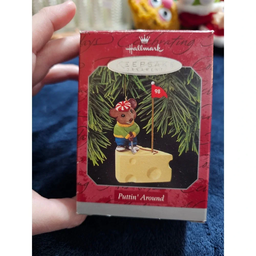 Hallmark Keepsake Ornament 1998 Puttin Around Mouse Golfing on Cheese Vintage